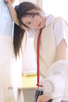 女生帮男生含j的视频